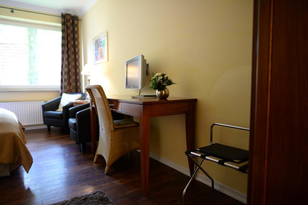Gut Altona Hotel Dotlingen Room photo